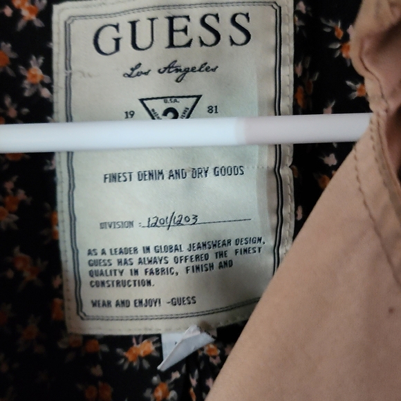 Guess Women's Denim Cropped Style Jacket. Size L Beige in Color Gently Used - Picture 5 of 6